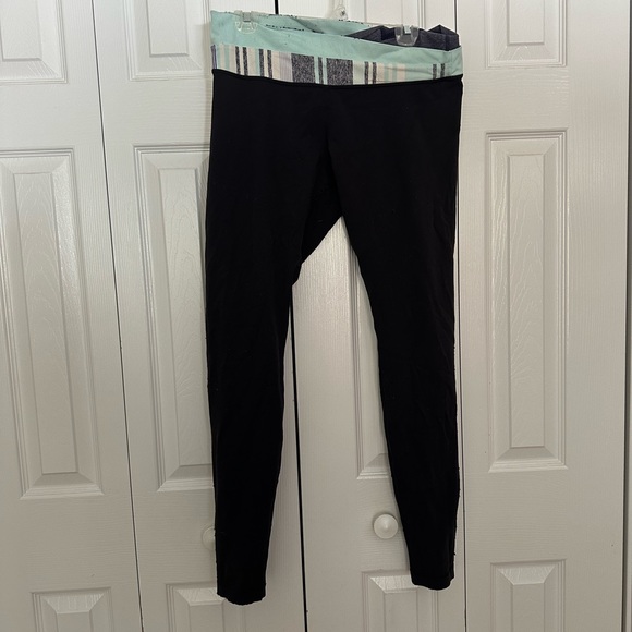 Set of three Lululemon leggings - Picture 3 of 9